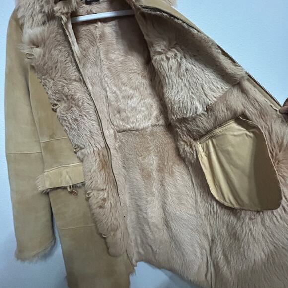 BCBGMaxAzria 100% Leather Sueded Shearling Coat Size Medium Old Money Mob Wife - Picture 11 of 13